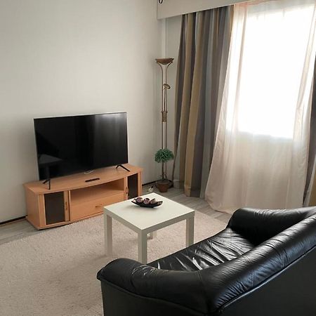 Lovely Apartment Within Walking Distance -Centre ポリ エクステリア 写真