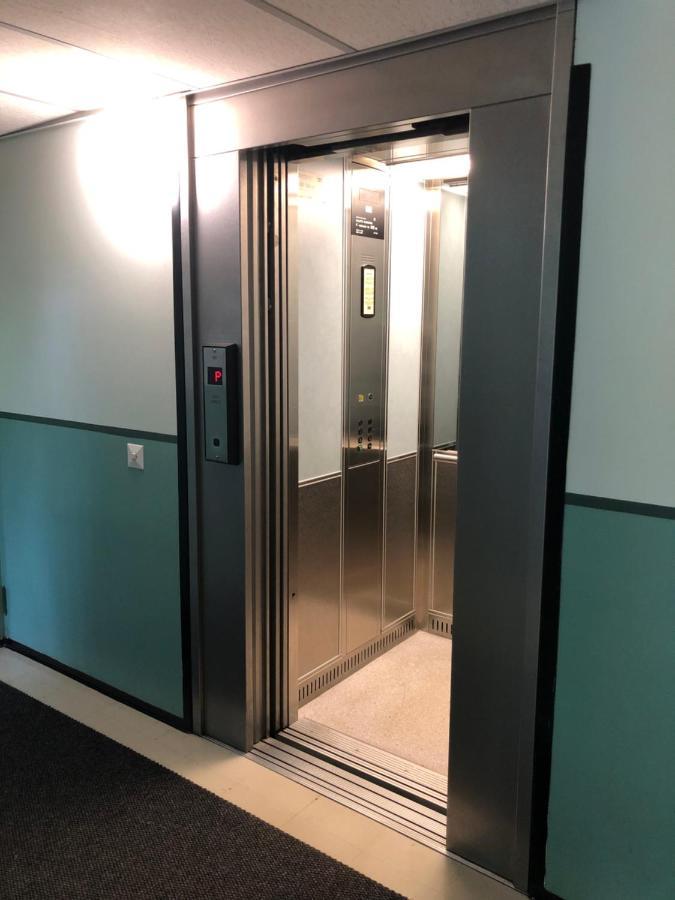 Lovely Apartment Within Walking Distance -Centre ポリ エクステリア 写真